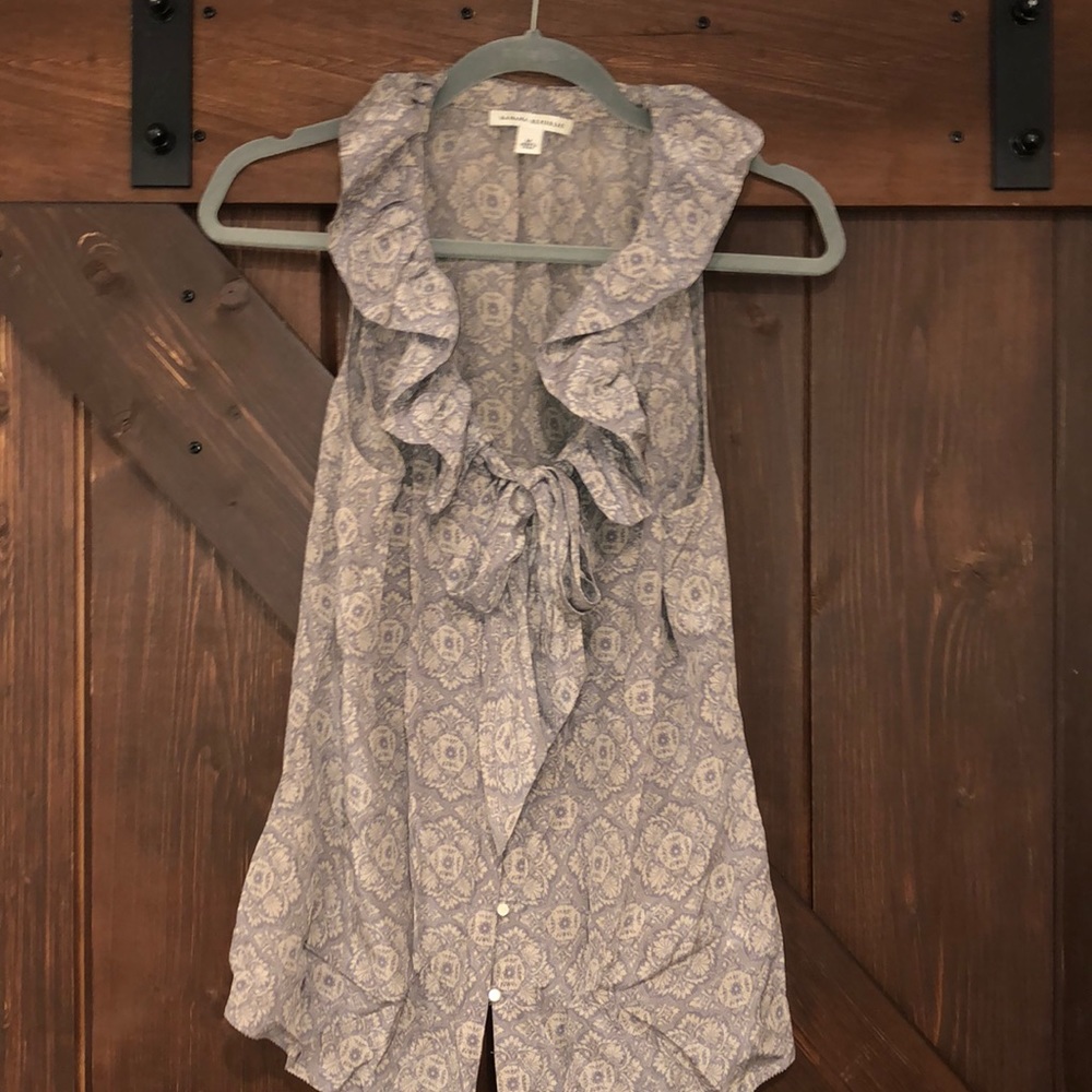 Banana Republic grey avender/cream pattern blouse
